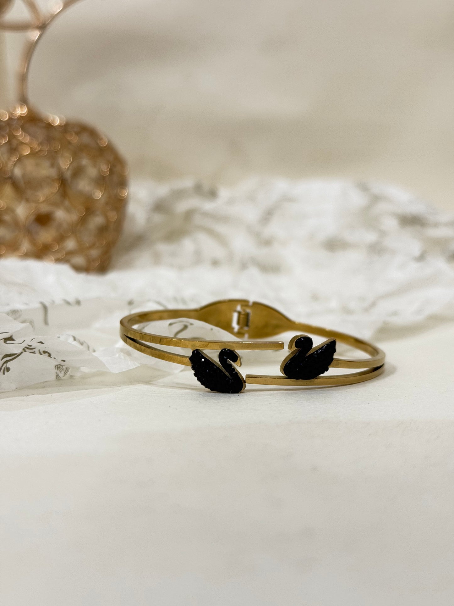 Lamise Swan Bracelet - Premium Elegance & Grace