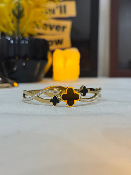 LAMISE Clover Luxe Bracelet – Gold & Black Stainless Steel Bracelet